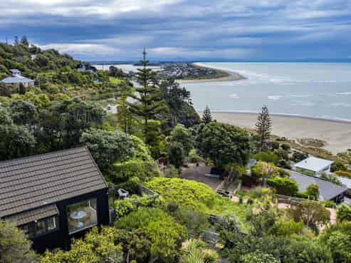 8 Aranoni Track, Clifton