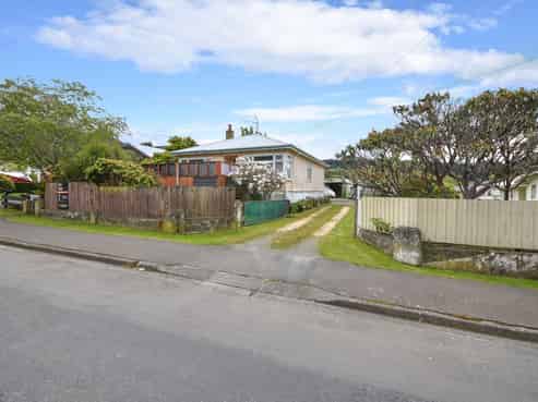 50 Hall Road, Sawyers Bay
