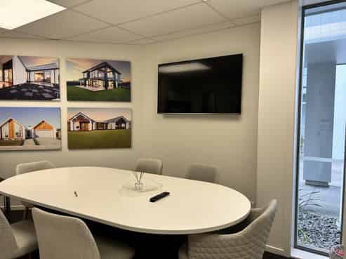Well-designed, central office with parking