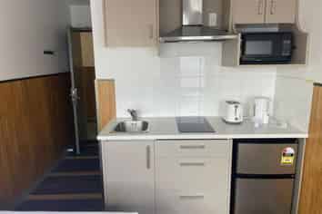 Newly Converted FHGC Motel in Central Manukau City