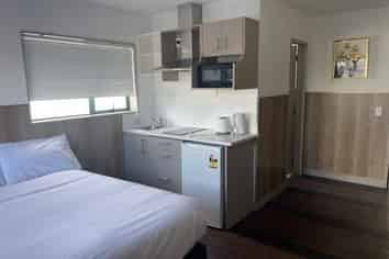 Newly Converted FHGC Motel in Central Manukau City