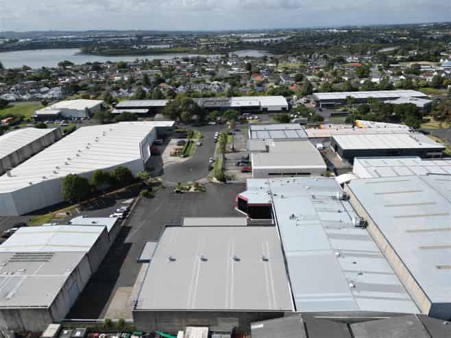 Multi-purpose Warehouse in sought after Location