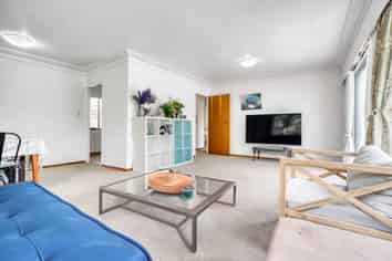 2/11 Marydale Drive, Mount Roskill