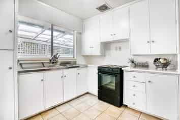 2/11 Marydale Drive, Mount Roskill