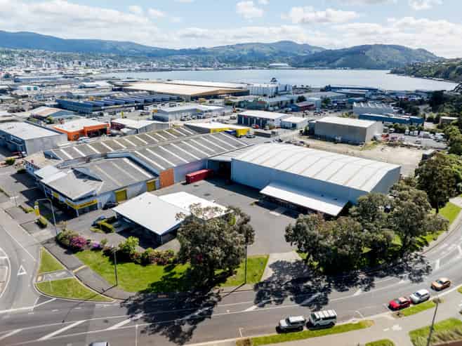 Large scale warehouse and yard - flexible options