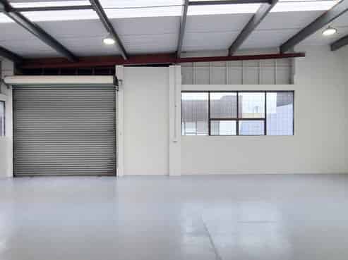 PRICE REDUCED REFURBISHED VACANT 110M² UNIT
