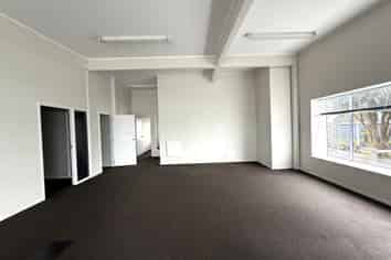 162M² SUNNY OFFICE WITH SEA VIEWS
