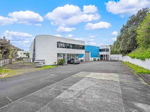 Large Mt Eden landholding with income