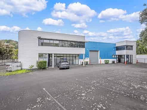 Large Mt Eden landholding with income