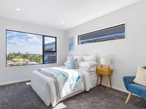 13/1B Egremont Street, Belmont