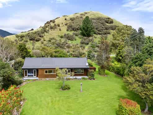 123 North Manakau Road, Manakau