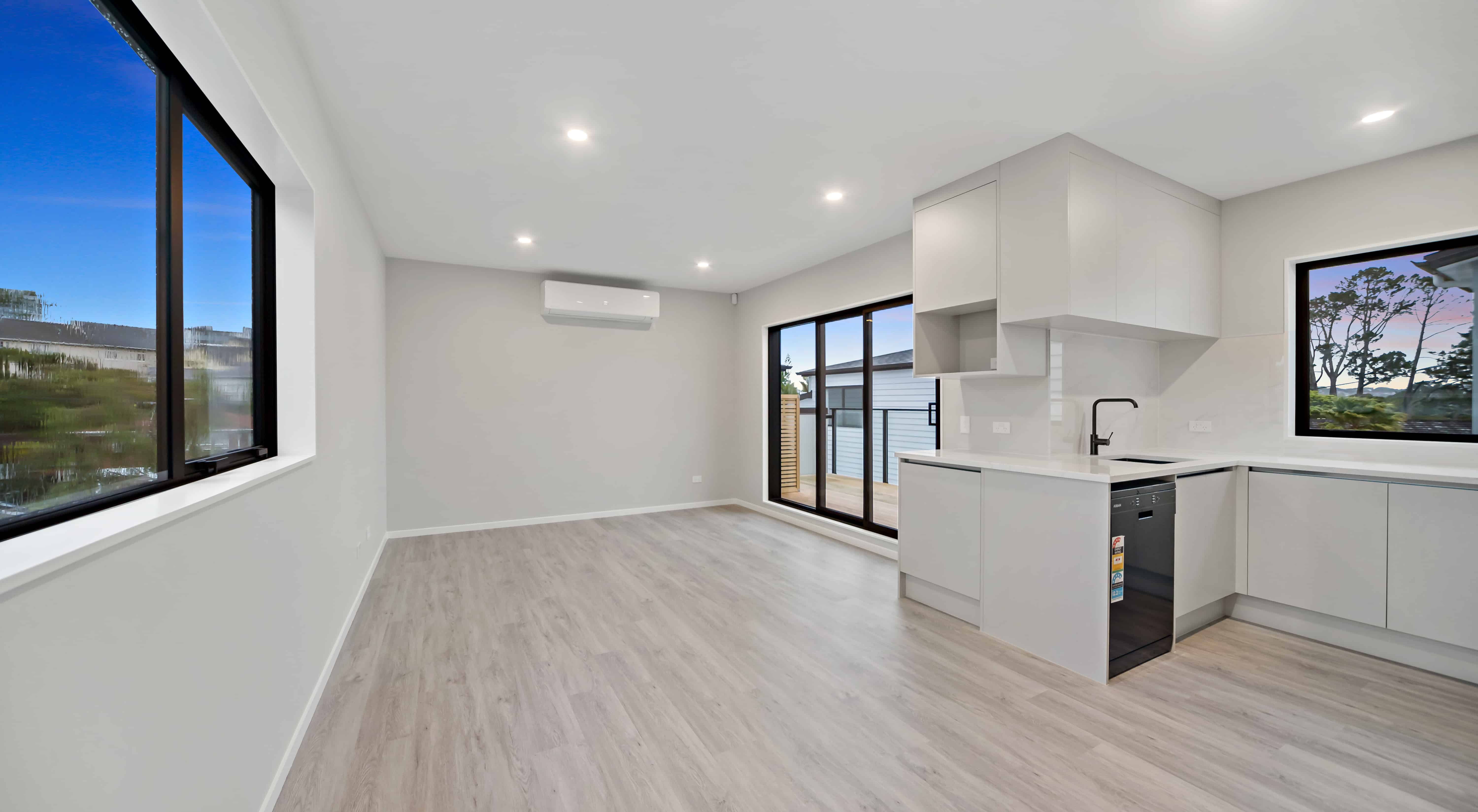 13E Windermere Crescent, Blockhouse Bay, Auckland City For Sale