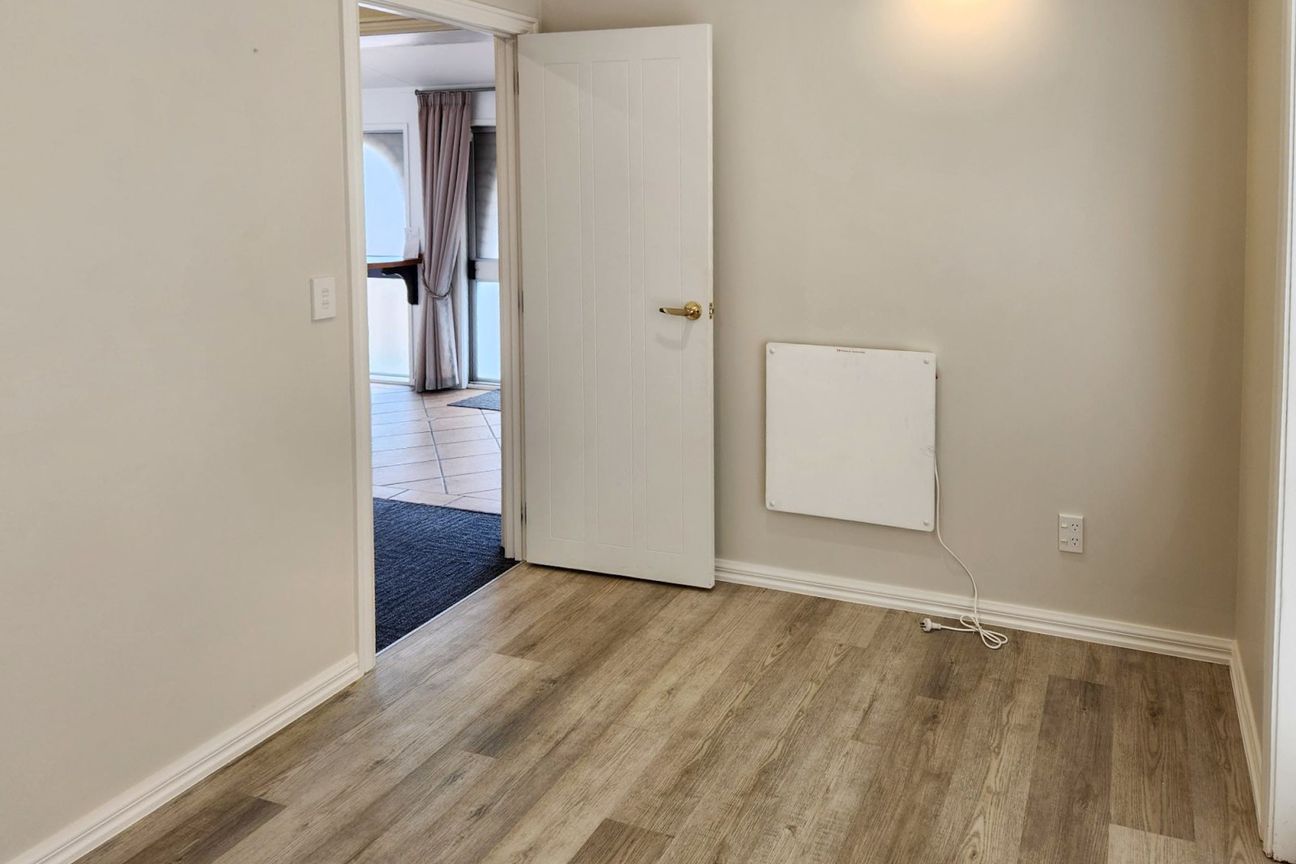 Gorgeous Office Space - Vista 5