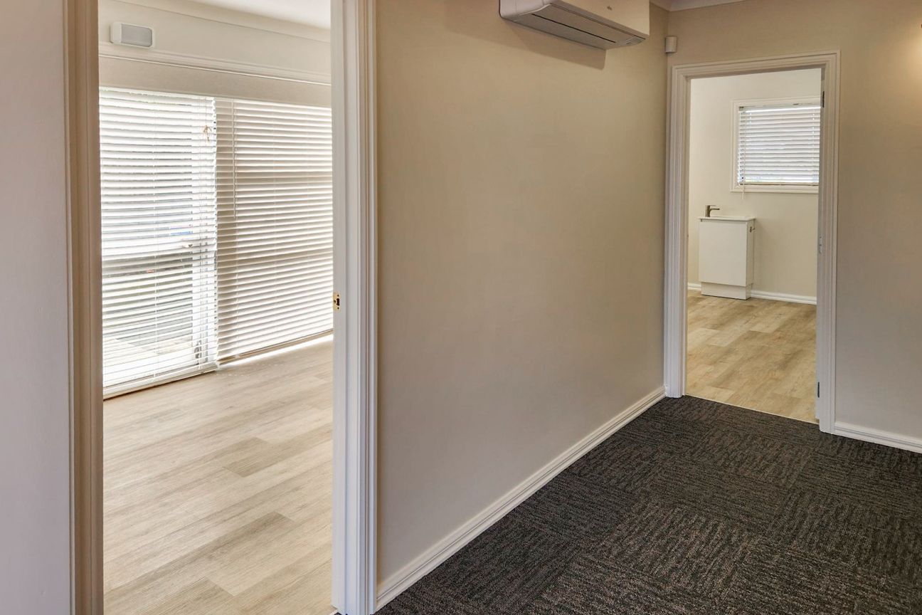 Gorgeous Office Space - Vista 4