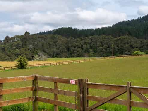 3028 State Highway 23, Raglan