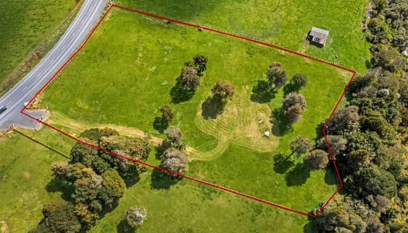 3028 State Highway 23, Raglan