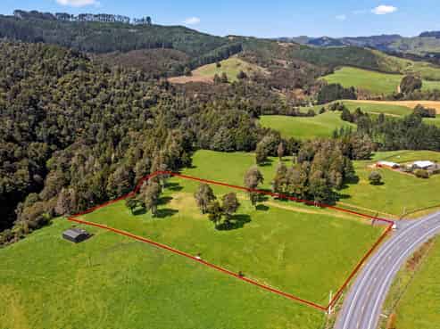 3028 State Highway 23, Raglan