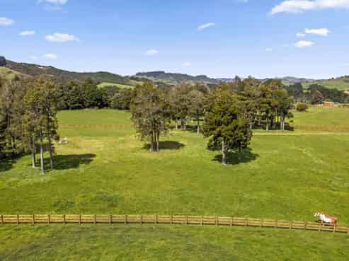 3028 State Highway 23, Raglan