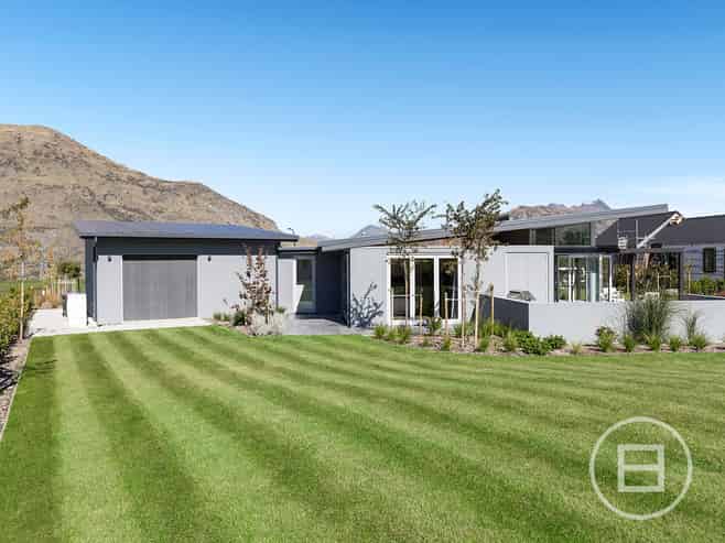 8 Kahiwi Drive, Lower Shotover