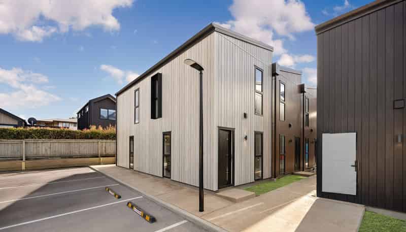 2/9 Juniper Place , Frankton