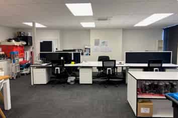High profile office space with parking