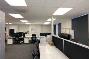 High profile office space with parking