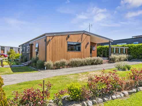 8 Ara Hereke, Waikanae