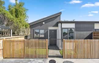 425 Dey Street, Hamilton East