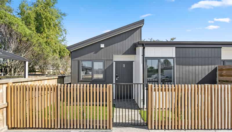 425 Dey Street, Hamilton East