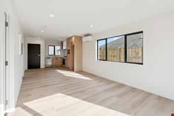 425 Dey Street, Hamilton East