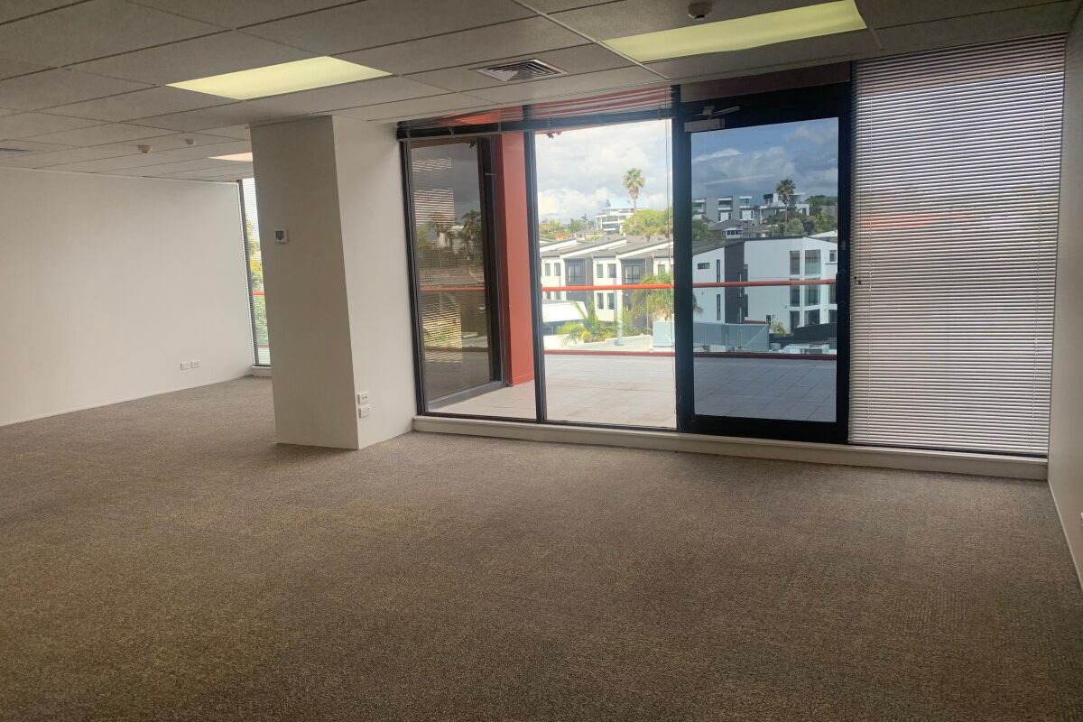 138 sqm Takapuna Office plus deck - Bild 5