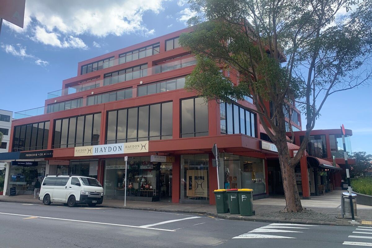 138 sqm Takapuna Office plus deck - Bild 2