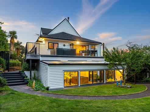 13 Frances Street, Waikanae Beach