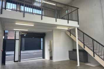 Large industrial unit for Sale