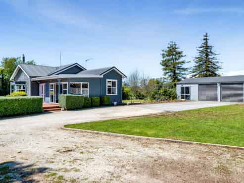 1233 Egmont Road, Egmont Village