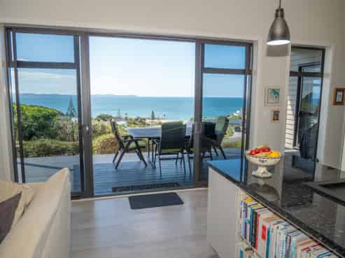 6 Sunrise Place, Cable Bay