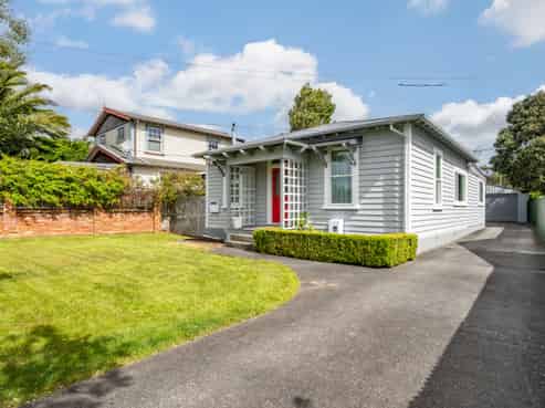 30 Elizabeth Street, Moera