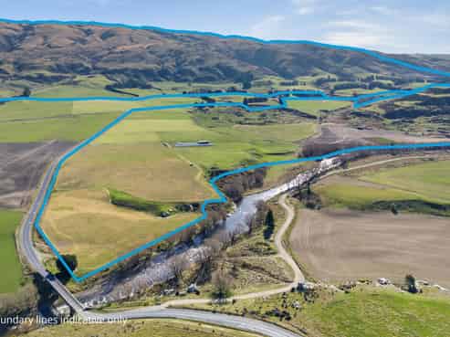 9101 Hyde-Middlemarch Road, Middlemarch