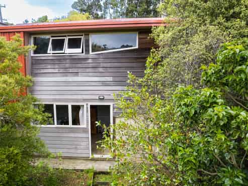 90 Pomare Road, Tirohanga