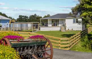 972 Kahikatea Flat Road, Waitoki