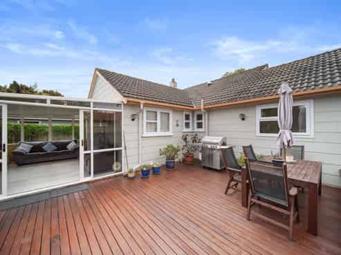 10 Village Way, Ardmore