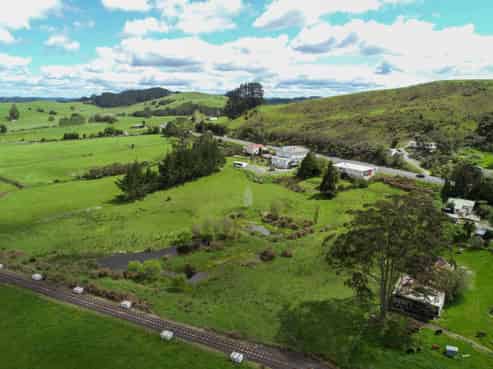 3827 State Highway 1, Towai