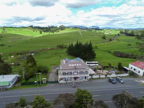 3827 State Highway 1, Towai