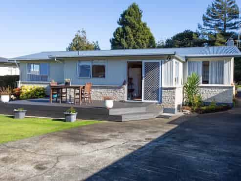 38 Ruahine Street, Dannevirke