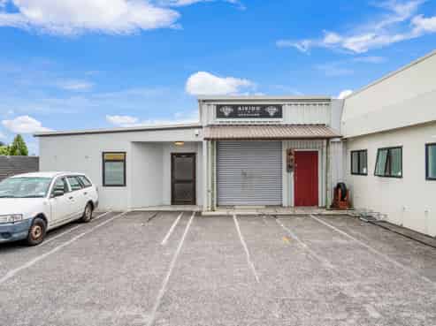 Vacant City Fringe Unit - Priced to Sell
