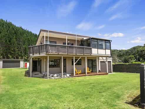 27 Taiwa Road, Oakura Coast