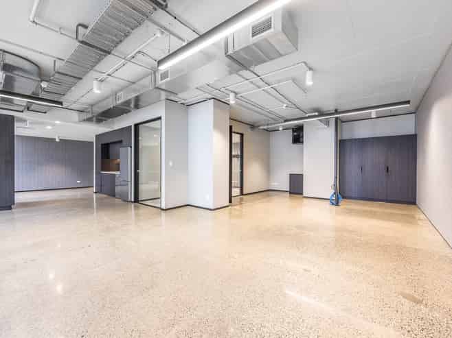 Premium podium office in Pacifica Tower