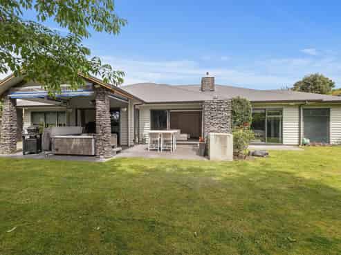 11 Links Drive, Waiwhakaiho