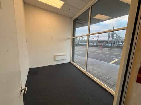 Retail/Office Space on Thorndon Quay – Car Parking, High Visibility