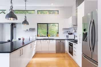 78 Howard Rd, Eastbourne